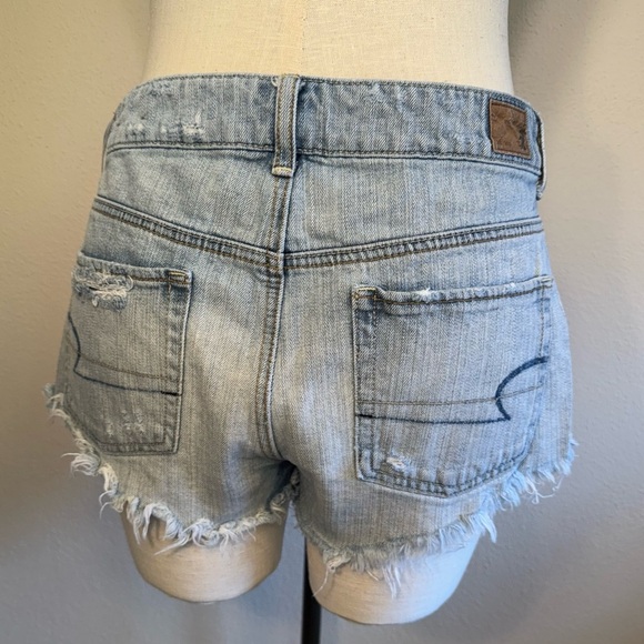 American Eagle Distressed Denim Shorts Size 4 - Picture 2 of 14